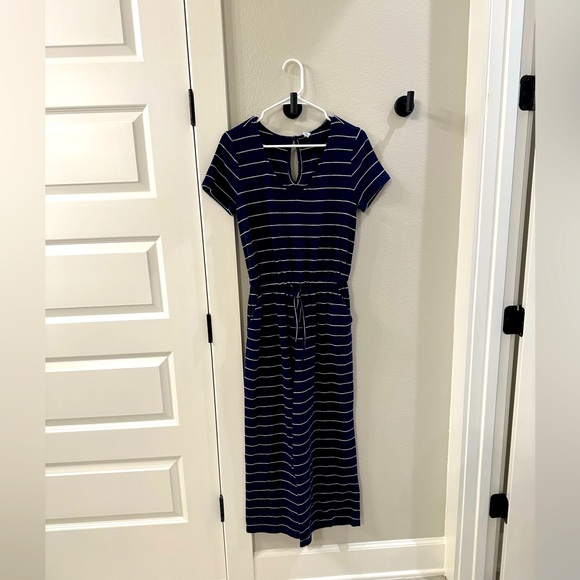 EUC Women’s Old Navy Brand Size S Small One Piece Jumper Romper Stripe Striped - Picture 1 of 12